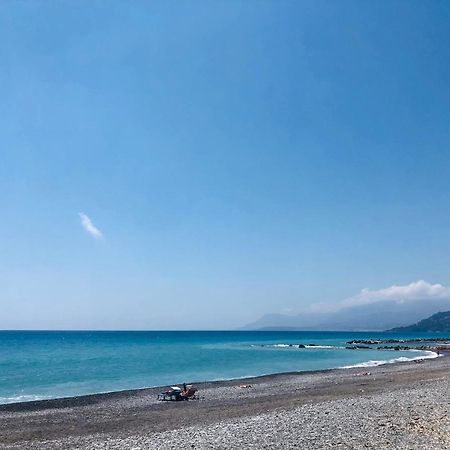 Peaceful Apartment 1 Minute Walk To The Beach เวนติมิญา ภายนอก รูปภาพ